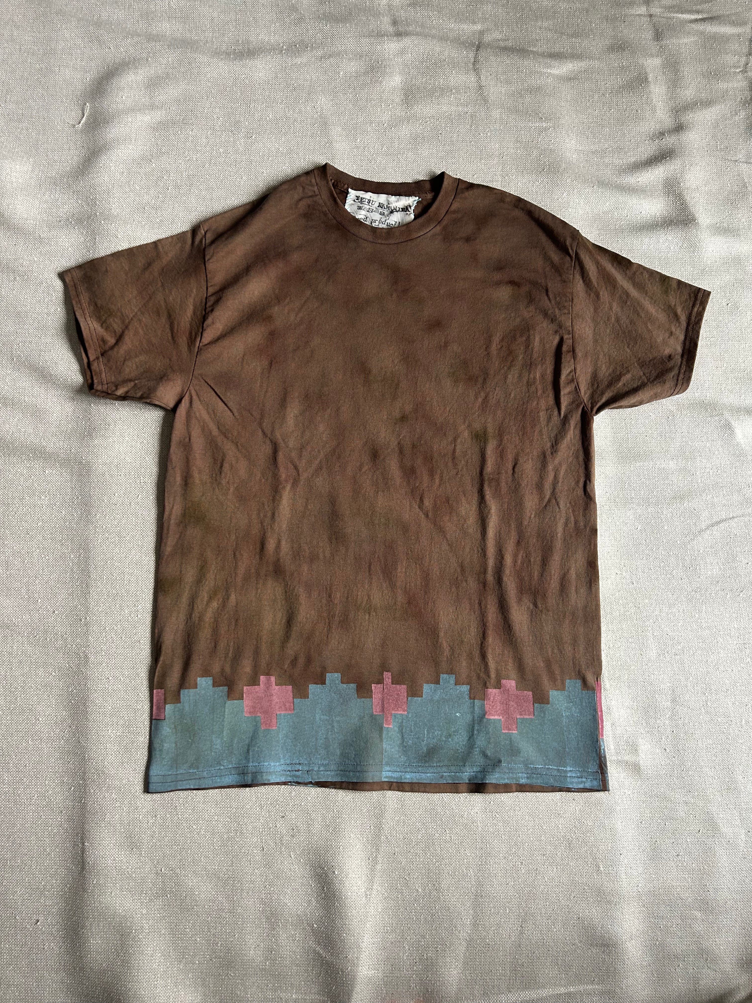 COLLECTION GRAPHIQUE '25  PYRAMIDE OVER DYED T-SHIRT