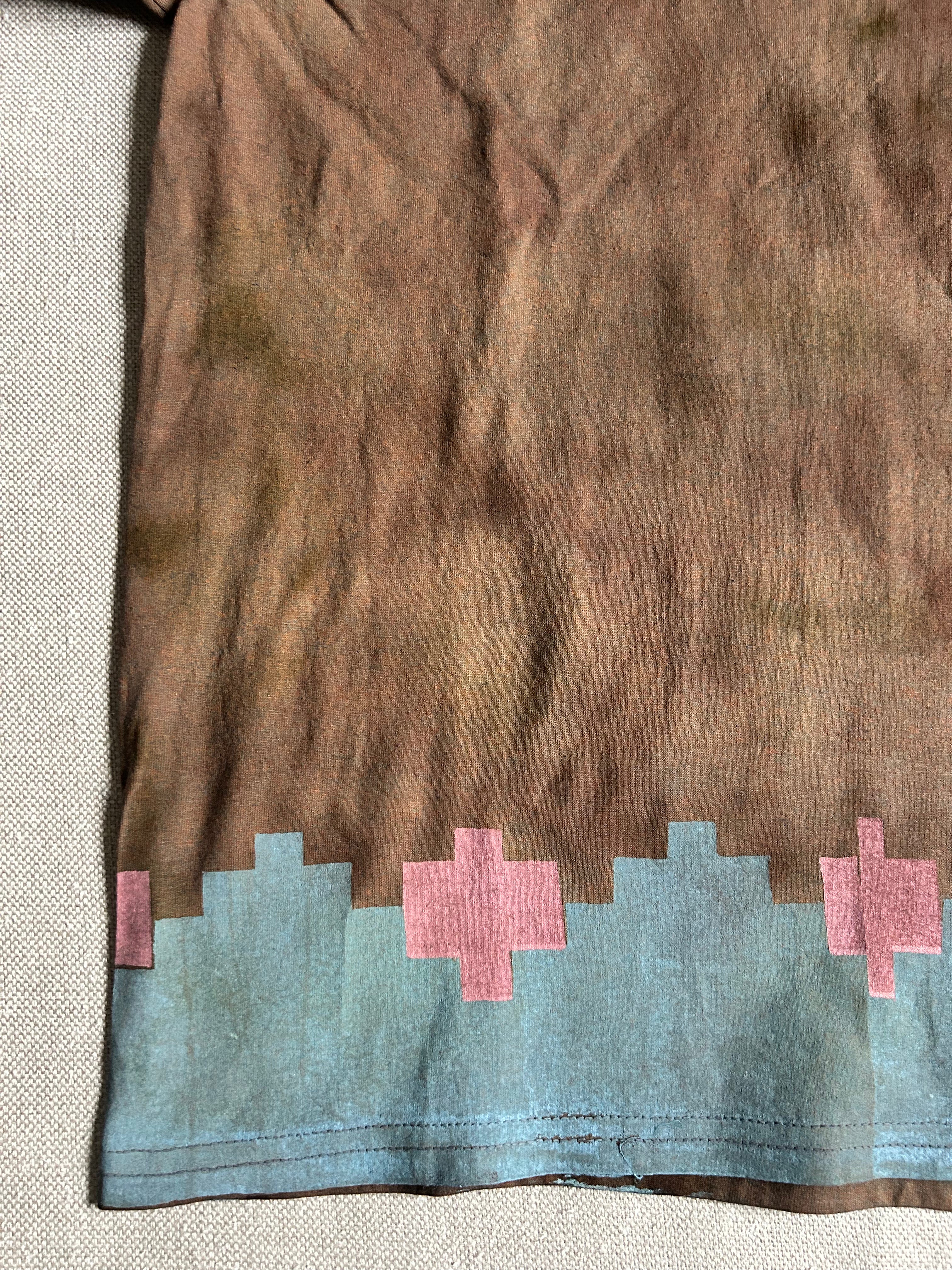 COLLECTION GRAPHIQUE '25  PYRAMIDE OVER DYED T-SHIRT