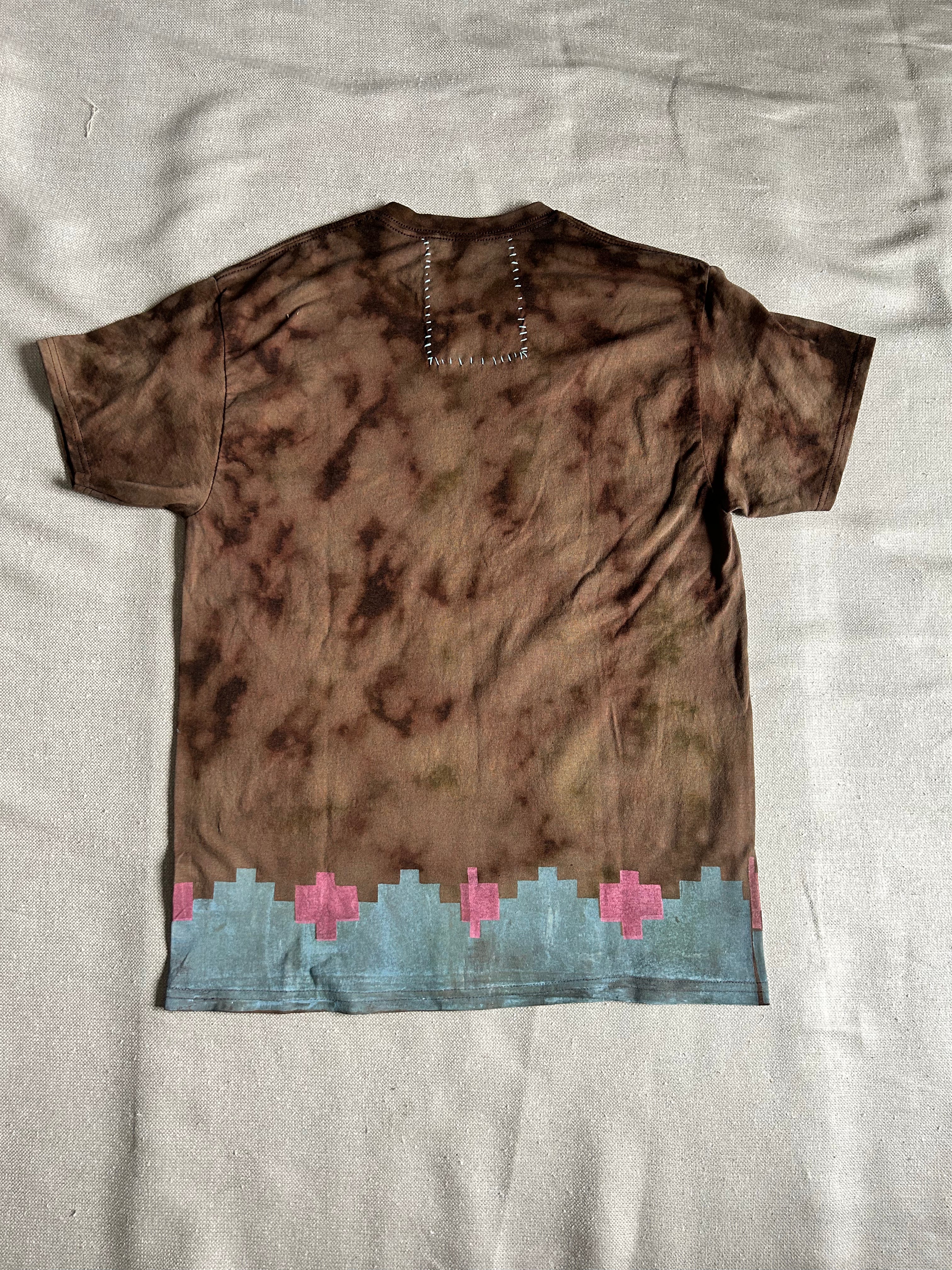 COLLECTION GRAPHIQUE '25  PYRAMIDE OVER DYED T-SHIRT